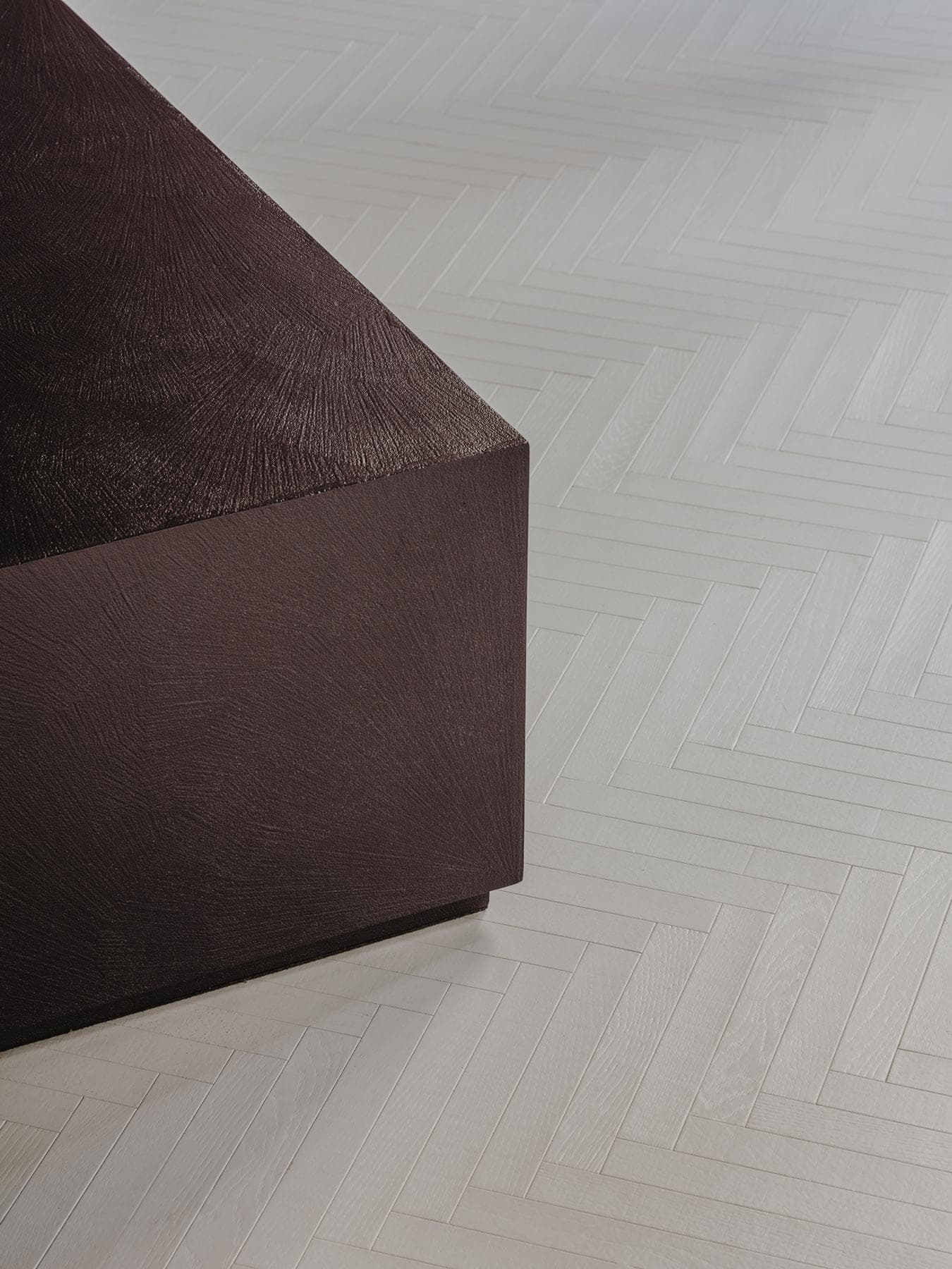 Panca: Wallcrete KK 150, Pavimento: Legno+Color KK 46