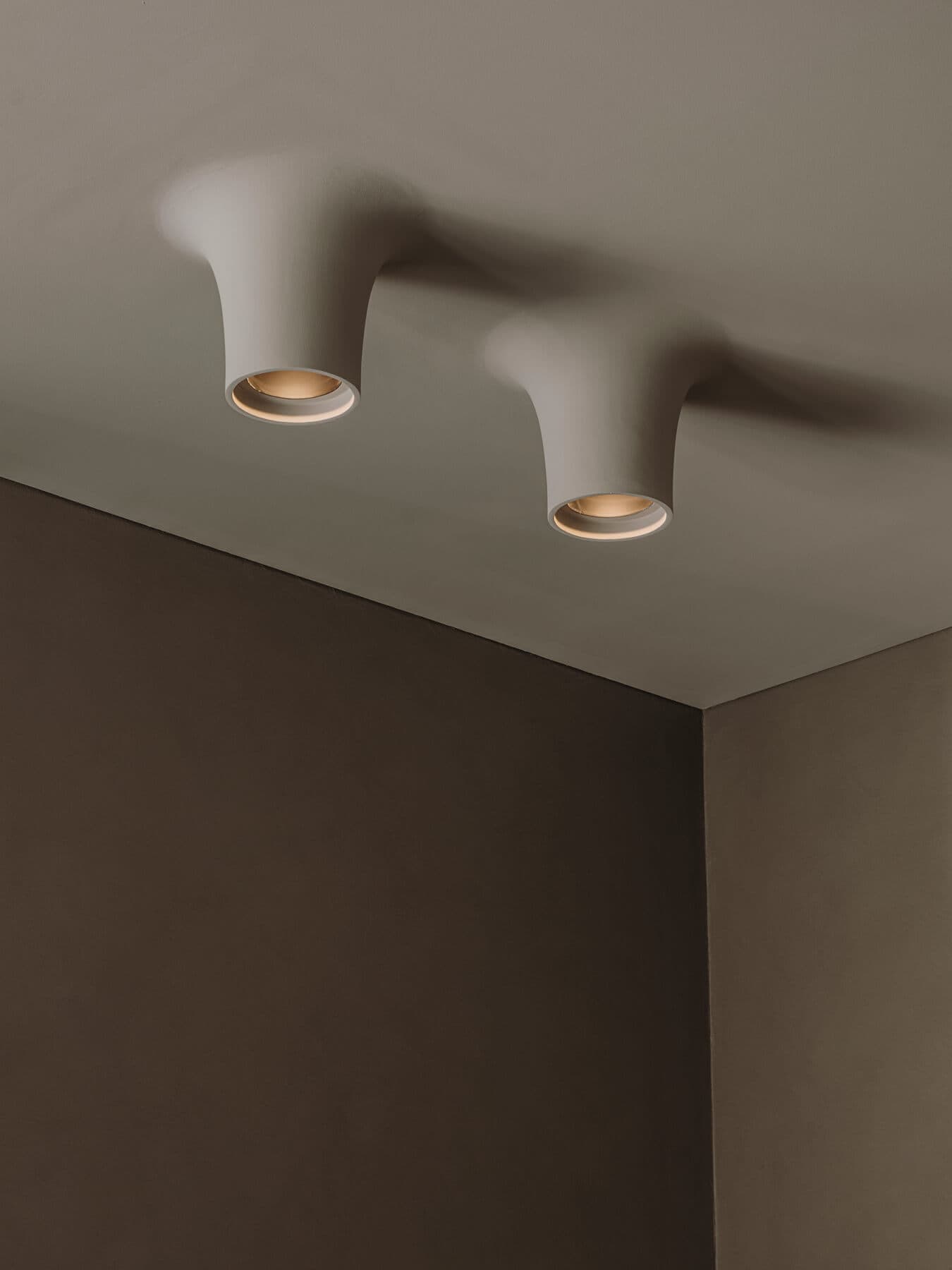 Soffitto: Absolute KK 67, Parete: Cementoresina Wall KK 69