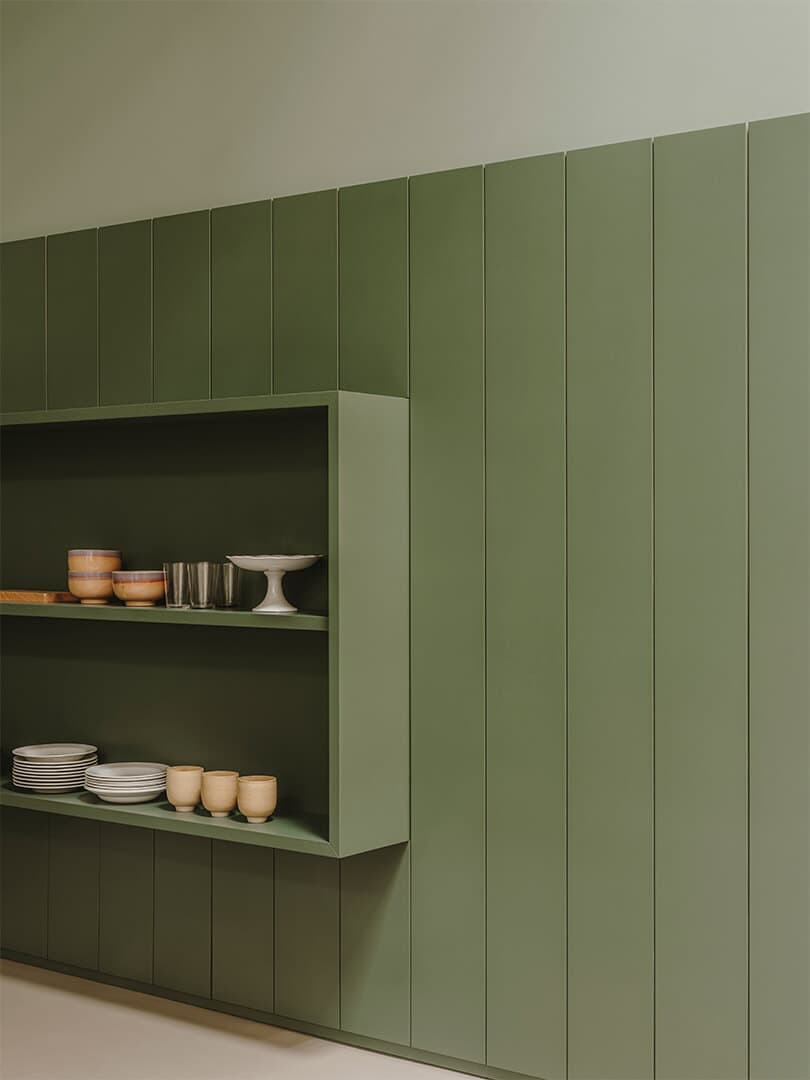 Boiserie: Microresina KK 52, Pareti: Wallpaper Living KK 50, Pavimento: Cementoresina KK 82
