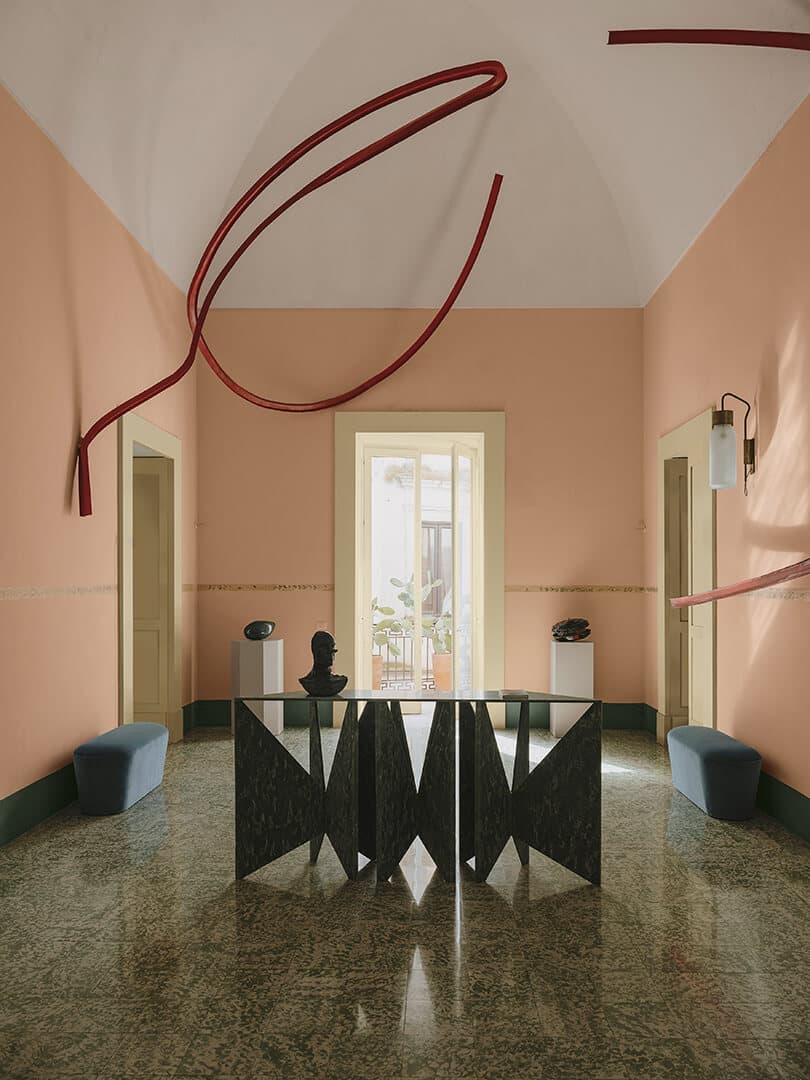 Soffitto: Absolute KK 118, Pareti: Absolute KK 111